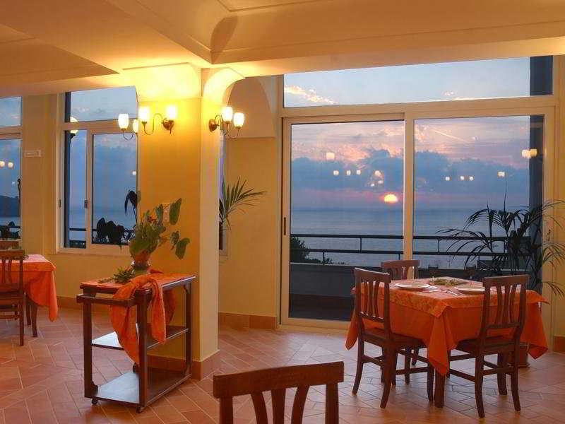 Hotel Baia Palinuro Ngoại thất bức ảnh