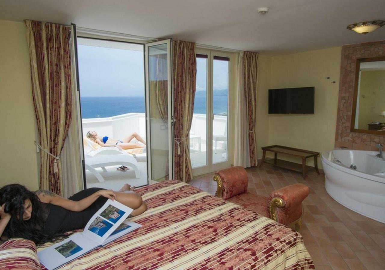 Hotel Baia Palinuro Ngoại thất bức ảnh