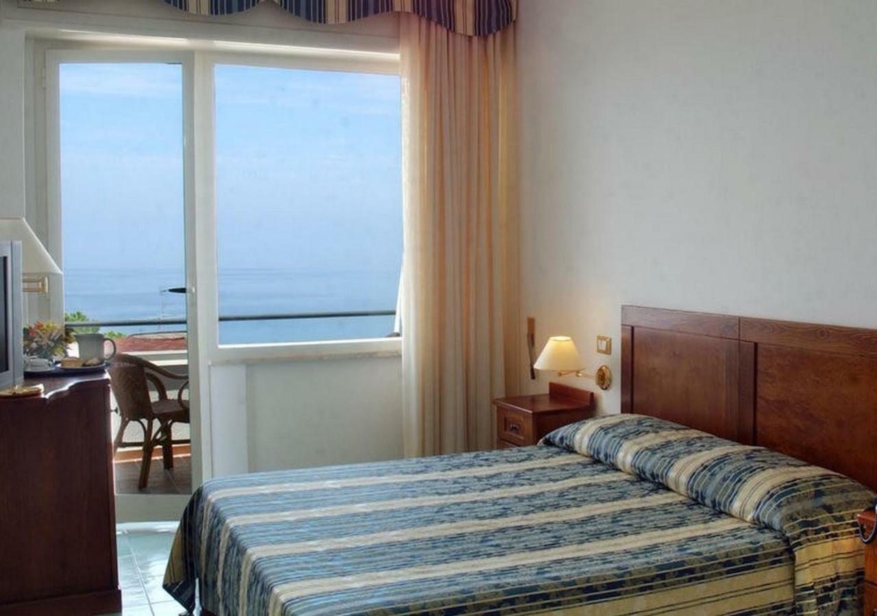 Hotel Baia Palinuro Ngoại thất bức ảnh