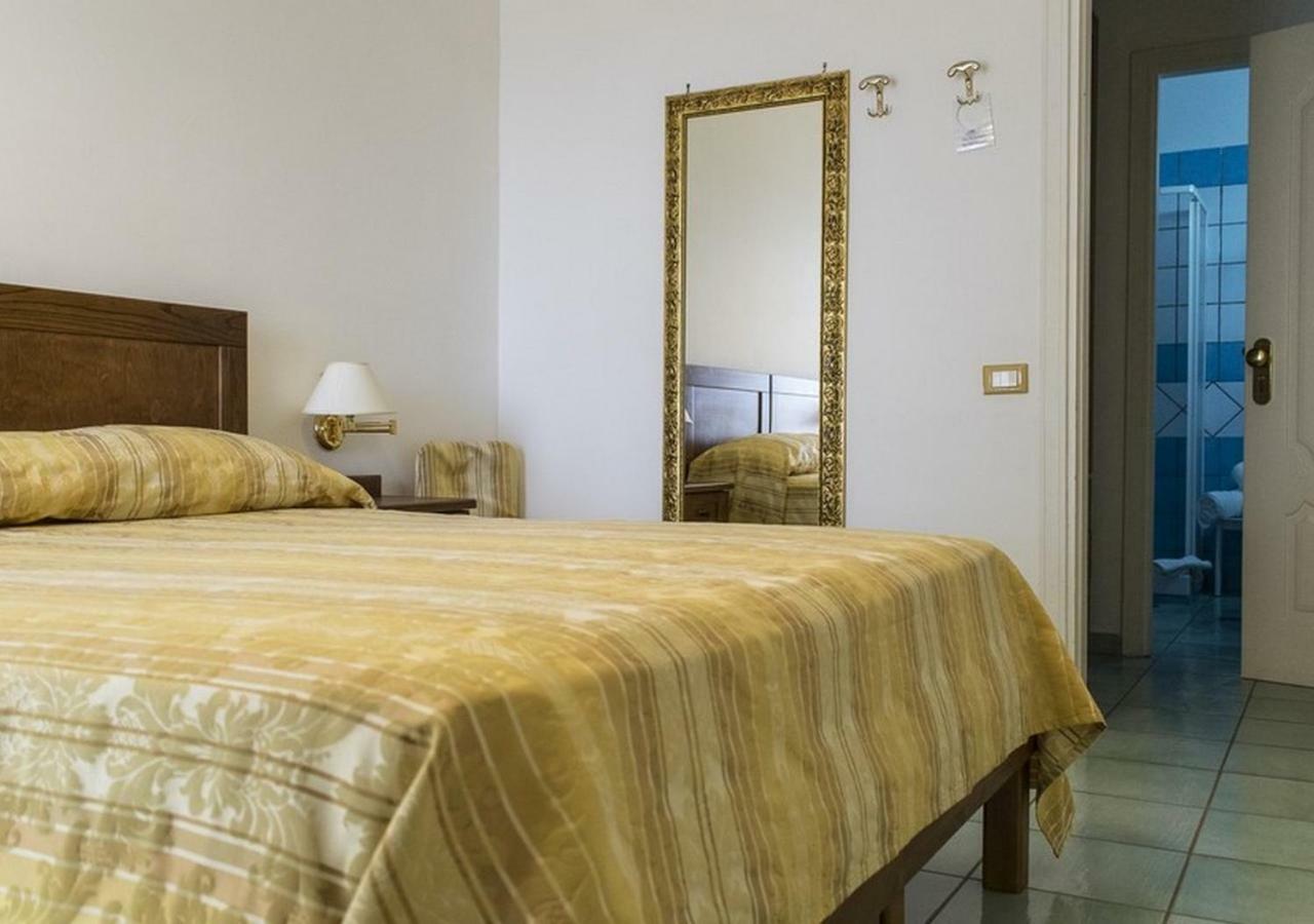 Hotel Baia Palinuro Ngoại thất bức ảnh